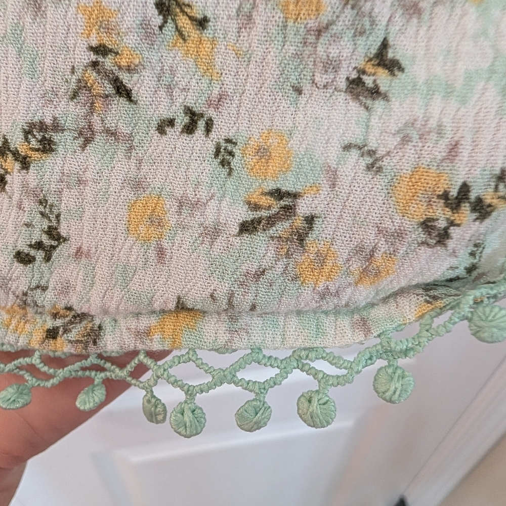 Belle Du Jour Ditsy Floral Blouse with Crochet Trim - Picture 2 of 12